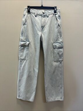 Abercrombie & Fitch Women’s the 90’s Baggy Light Wash Cargo Jeans
